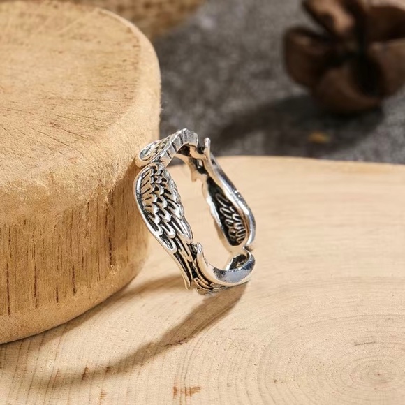 🎉 HP 🎉 Lovely Angel Wing Feather Ring - Picture 4 of 6